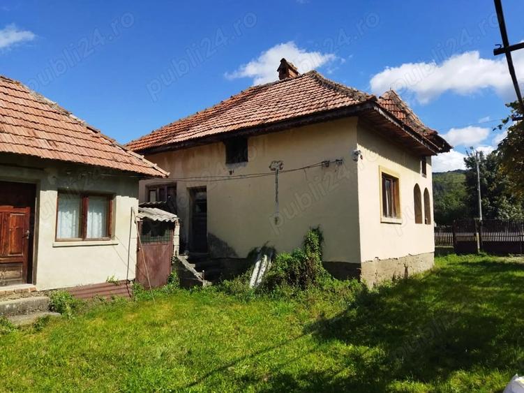 Casă cu 3 camere în Furnicoși