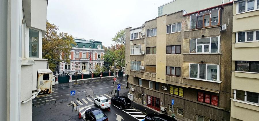 Apartament cu 2 camere decomandat, mobilat în Dorobanți