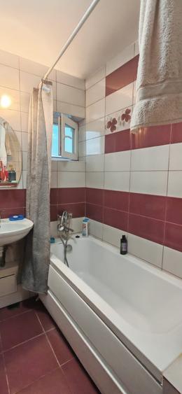 Apartament cu 3 camere decomandat în Păcurari