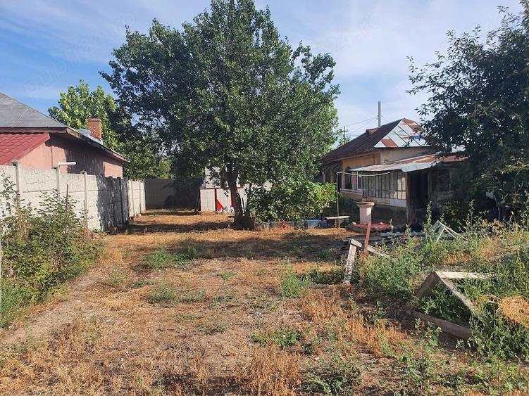 Casă cu Teren 850 Mp în Cârcea
