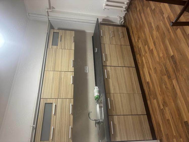 Apartament cu 2 camere decomandat în Trocadero