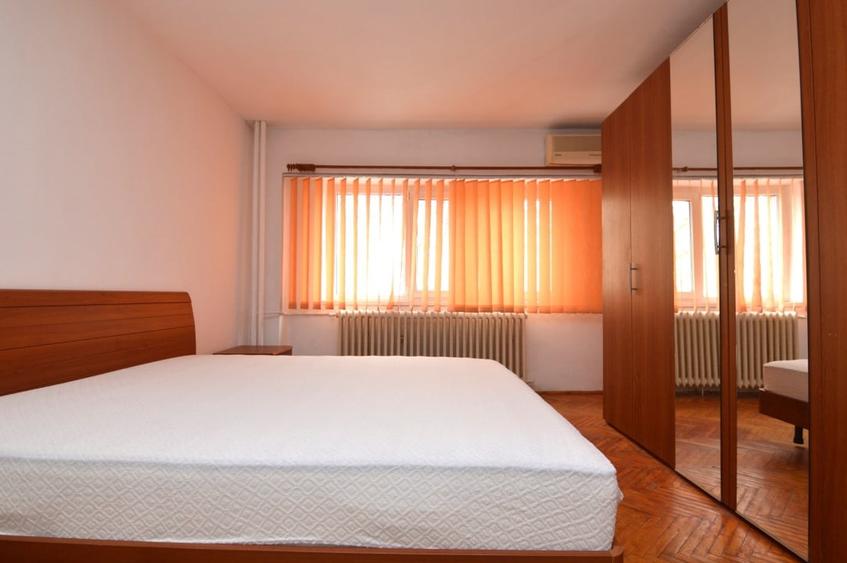 Apartament cu 4 camere decomandat, mobilat în Unirii