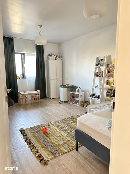 Casă cu 5 camere cu Teren 500 Mp în Păulești