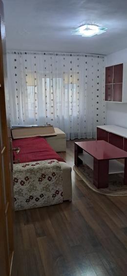 Apartament cu 2 camere decomandat în CET