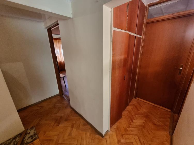 Apartament cu 3 camere decomandat, mobilat în Răcădău