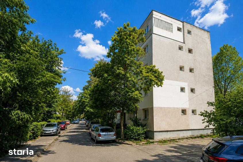 Apartament cu 4 camere decomandat în Alexandru cel Bun