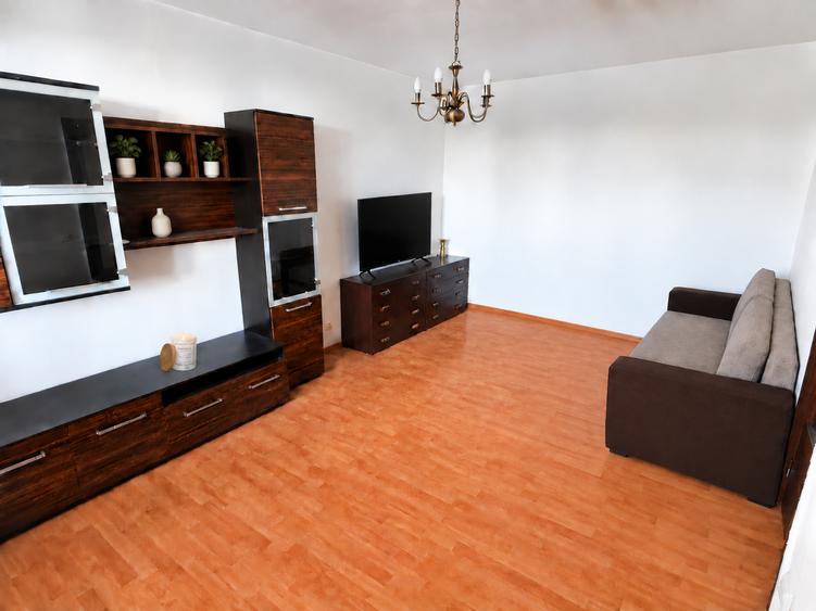 Apartament cu 2 camere decomandat în Titan