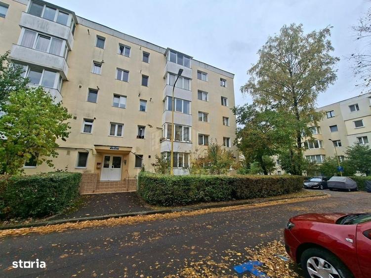 Apartament cu 3 camere semidecomandat în Central