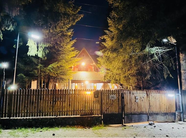 Casă cu 3 camere cu Teren 255 Mp în Trăisteni