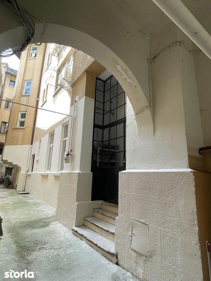 Apartament cu 5 camere în Victoriei