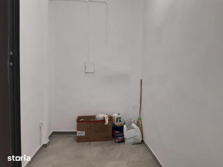 Spațiu comercial, de 55 mp, în Podu Roș