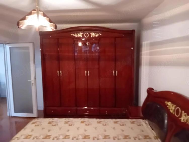 Apartament cu 3 camere decomandat în Mărăței