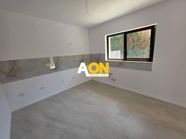 Casă individuală cu 3 camere cu Canalizare în Micești