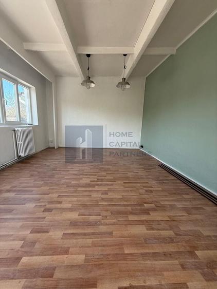 Spațiu industrial, de 300 mp, în Est