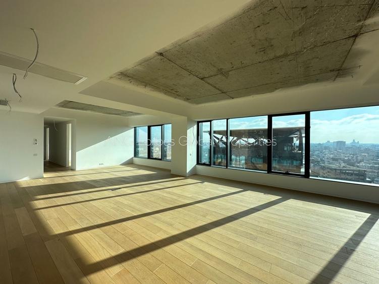 Apartament cu 5 camere decomandat în Floreasca