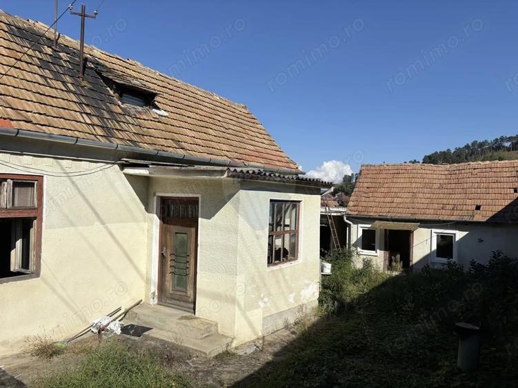 Casă cu 2 camere cu Teren 348 Mp în Sud