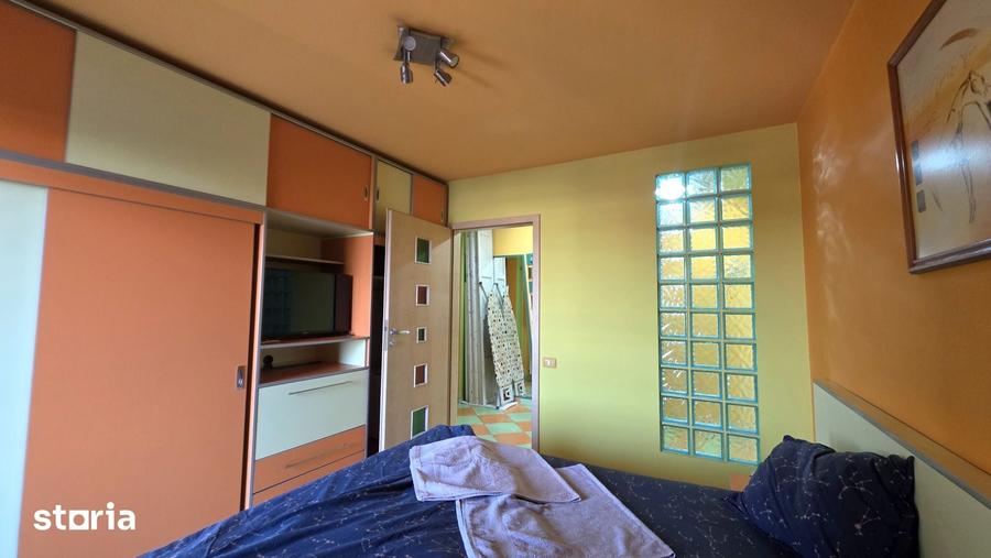 Apartament cu 4 camere decomandat în Complex Studențesc