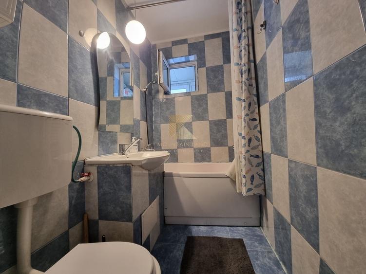 Apartament cu 3 camere decomandat, mobilat în Tractorul
