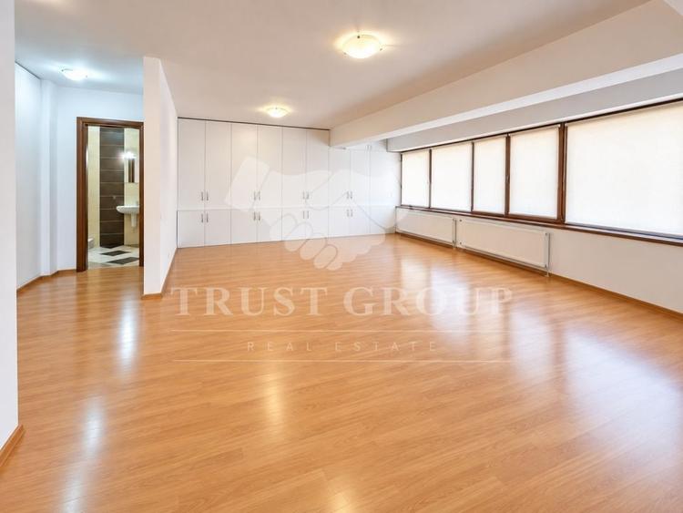 Apartament cu 3 camere decomandat în Cișmigiu