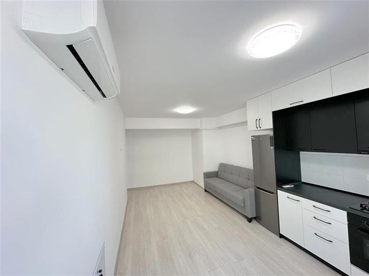 Apartament cu 2 camere semidecomandat, mobilat în Nord