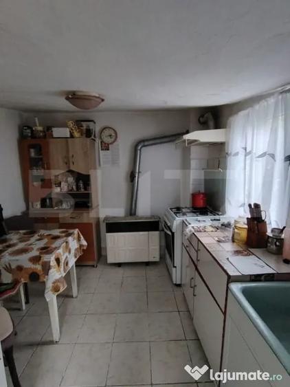Casă cu 3 camere cu Teren 398 Mp în Central