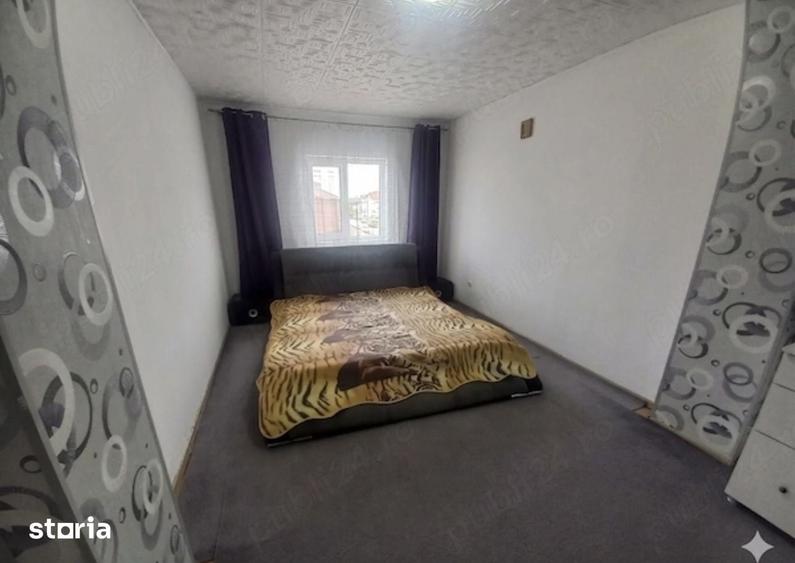Apartament cu 3 camere decomandat în Sud