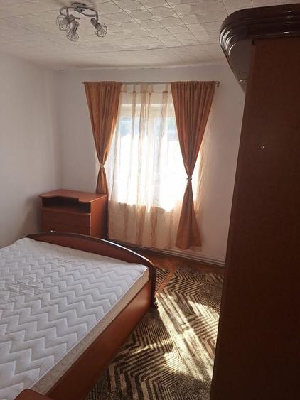 Apartament cu 2 camere decomandat în Lotrioara