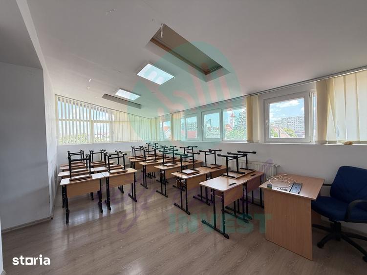 Casă cu 5 camere cu Teren 150 Mp în Grivița