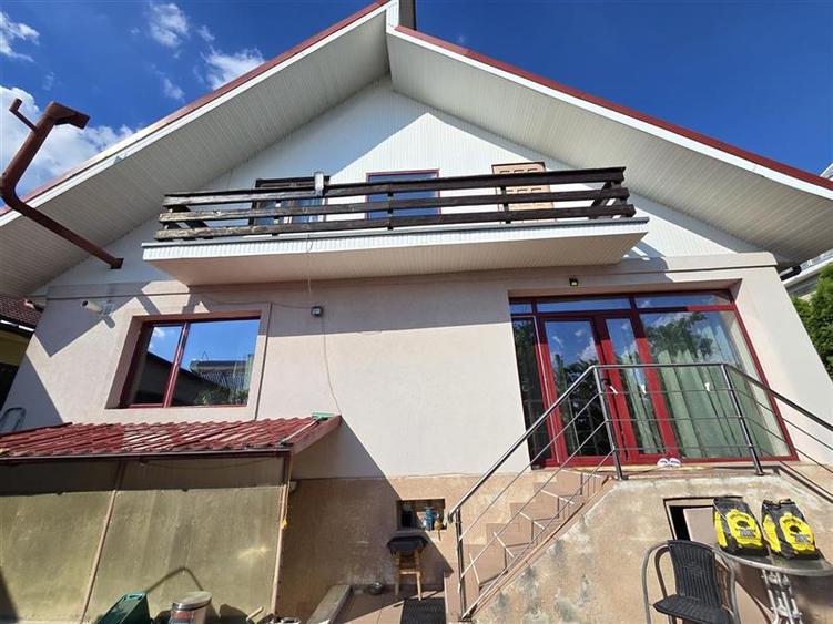 Apartament cu 5 camere decomandat, mobilat în Cug