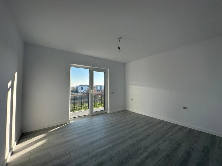Duplex cu 5 camere cu Canalizare în Popas Păcurari