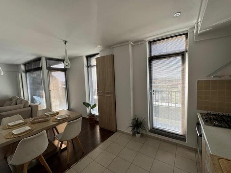 Apartament cu 2 camere decomandat în Soarelui