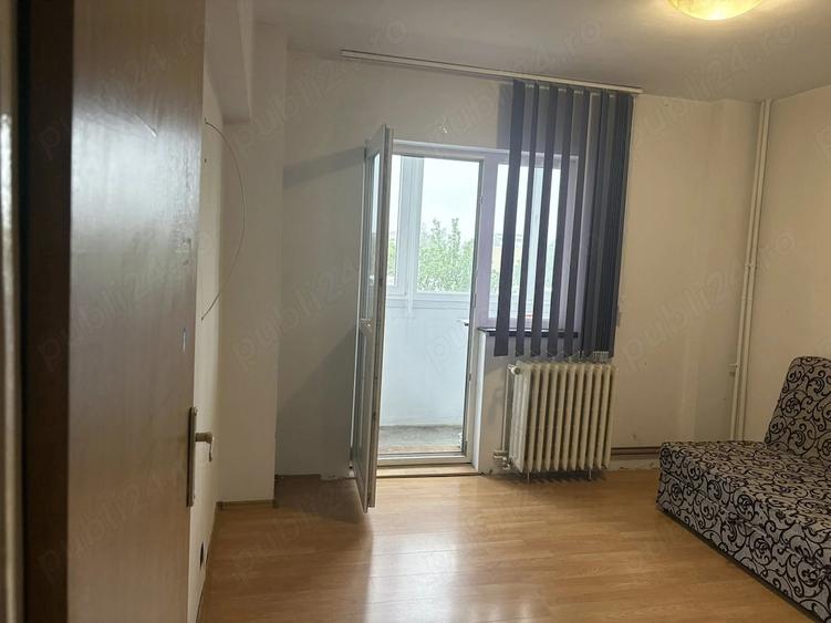 Apartament cu 2 camere decomandat în Triaj