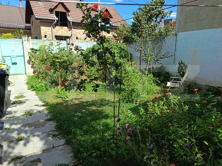 Casă individuală cu 2 camere cu Canalizare în Central