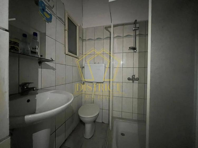Apartament cu 5 camere semidecomandat în Elisabetin