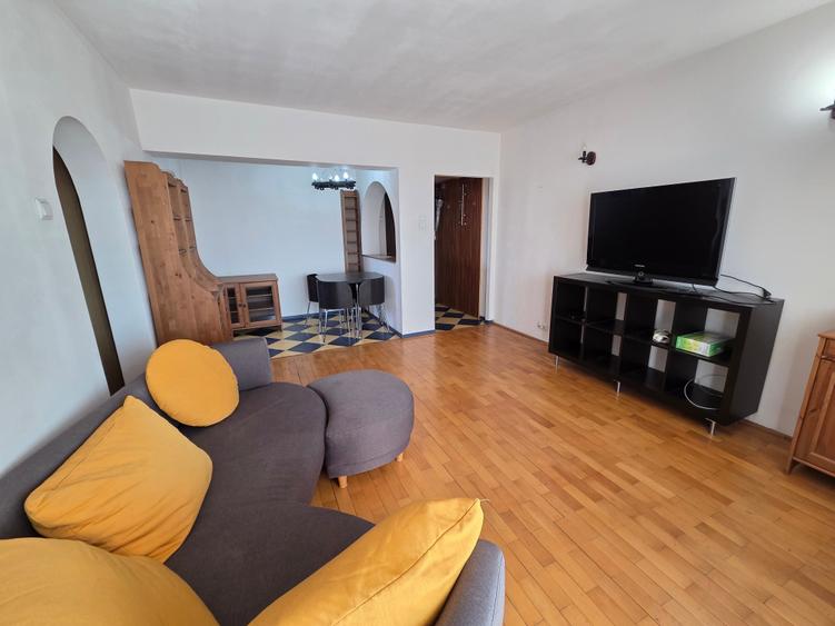 Apartament cu 2 camere semidecomandat în Tineretului