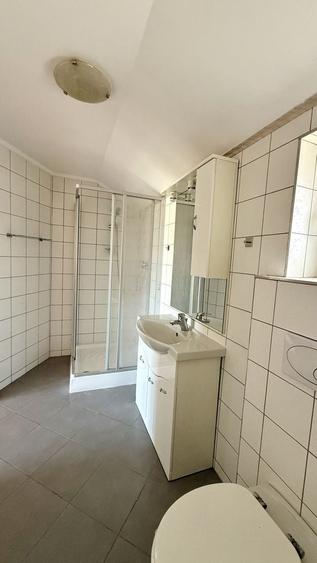 Apartament cu 4 camere decomandat, mobilat în Girocului