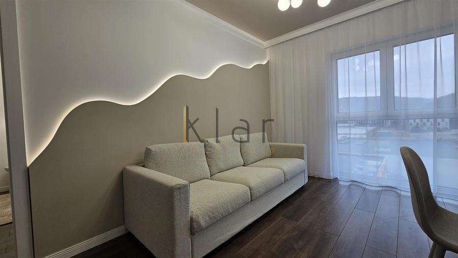 Apartament cu 3 camere semidecomandat, mobilat în Florești