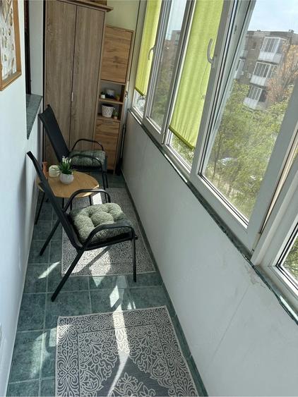 Apartament cu 3 camere semidecomandat în Aurel Vlaicu
