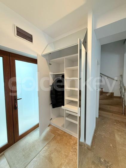 Duplex cu 4 camere cu Canalizare în Pipera