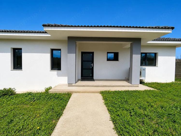 Casă cu 4 camere cu Teren 616 Mp în Săldăbagiu de Munte