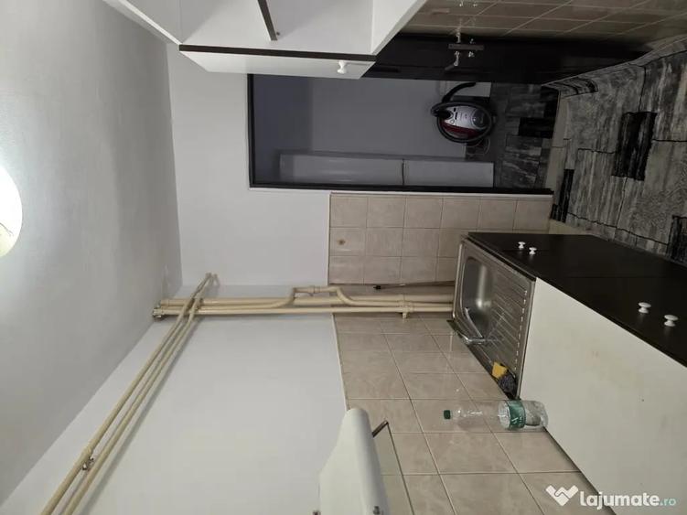 Garsonieră decomandată în Central
