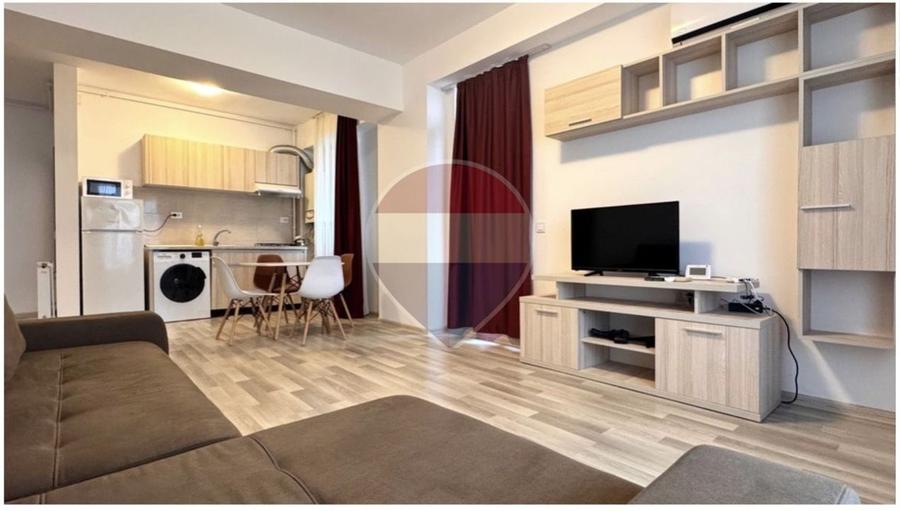 Apartament cu 3 camere decomandat, mobilat în Central