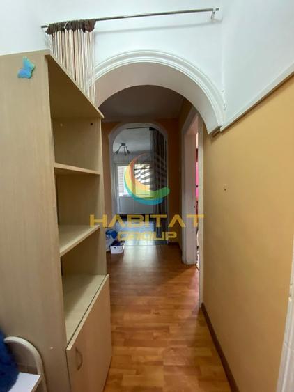 Apartament cu 3 camere decomandat, mobilat în Berceni