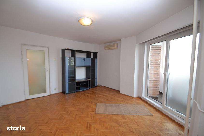 Apartament cu 4 camere în Panduri