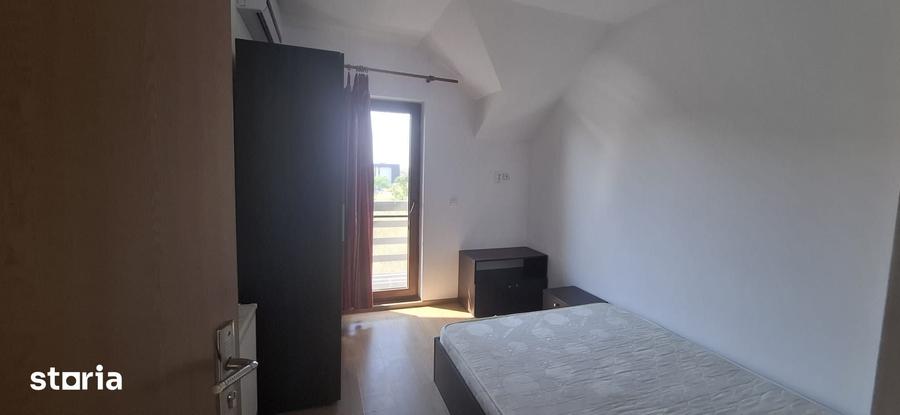 Casă cu 8 camere cu Teren 776 Mp în Central