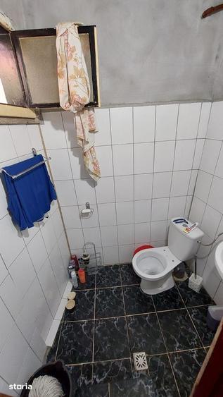 Apartament cu 2 camere semidecomandat în Cristian