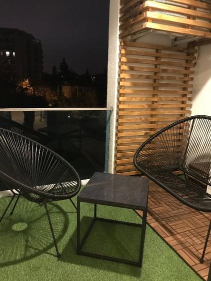 Apartament cu 2 camere decomandat, mobilat în Central