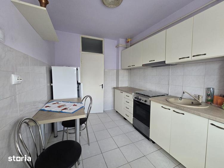 Apartament cu 2 camere decomandat în Piața Centrală