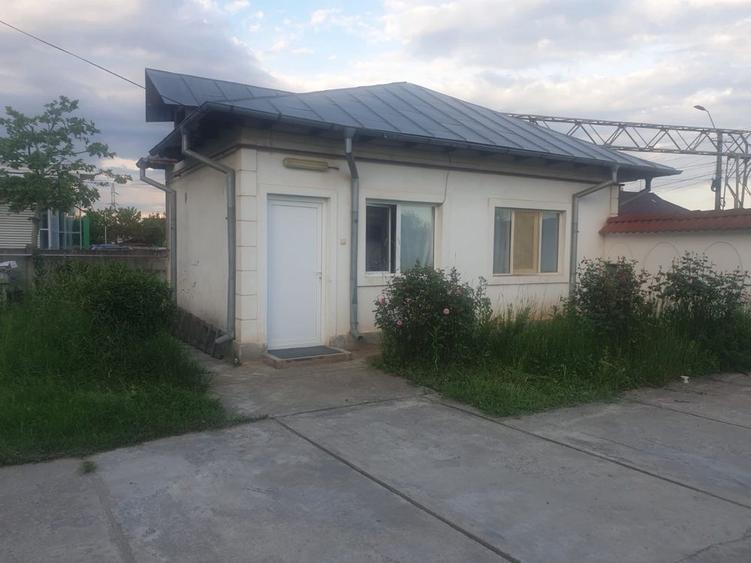 Casă cu 4 camere cu Teren 1000 Mp în Priseaca