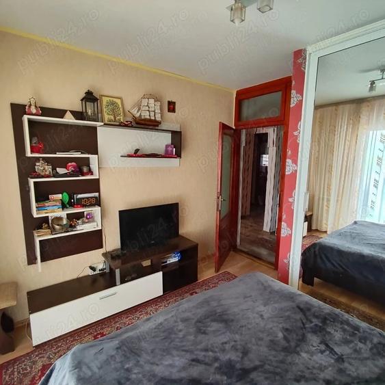Apartament cu 4 camere decomandat în Inel I